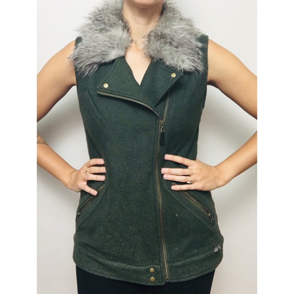 Anthropologie vest with fur and crochet details - Picture 1 of 4